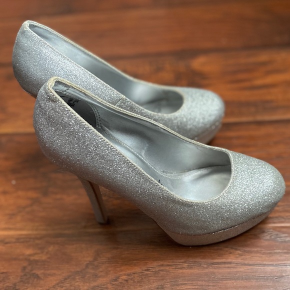 Sliver glitter high heels by Brash - Picture 2 of 8